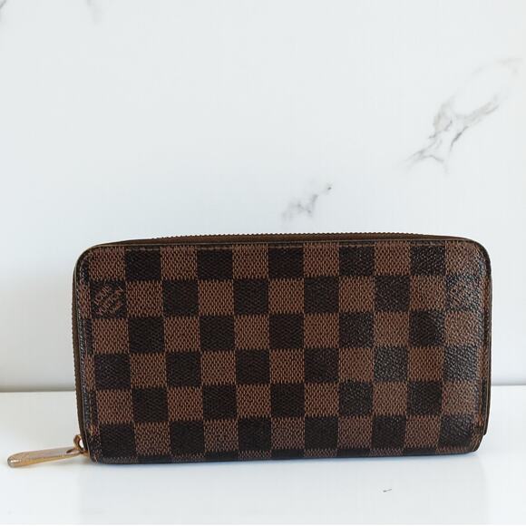 Louis Vuitton Damier Ebene Zippy Wallet - Picture 13 of 13